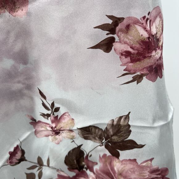 Vintage Ralph Lauren Silk Light Gray Pink Floral Roses Rectangle Scarf - Picture 7 of 9